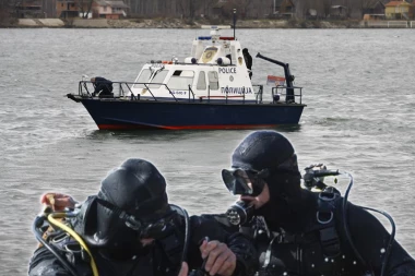 OBUSTAVLJENA POTRAGA ZA MUŠKARCEM IZ LOZNICE! Skočio u nabujalu Drinu kad je video graničnu policiju, porodica prijavila nestanak!