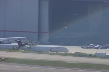 TEŠKA NESREĆA NA MEĐUNARODNOM AERODROMU: Dve osobe poginule, jedna teško povređena (VIDEO)