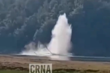 DRAMATIČNI PRIZORI: SNIMLJEN TRENUTAK PADA HELIKOPTERA U JABLANIČKO JEZERO (VIDEO)