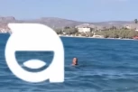 "REKAO JOJ JE DA ĆE JE IZBOSTI AKO NE PRISTANE": Oglasio se heroj koji je na grčkoj plaži spasio devojku SILOVANJA! Opisao nezapamćenu dramu (VIDEO)