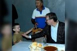 "ČIKA ALEKSANDRE, NAPRAVI MI PUT PA DA SE ŽENIM"! Predsednik Vučić objavio emotivnu poruku mališana iz Gornje Male! (FOTO)