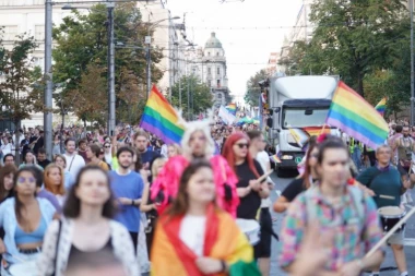 ODRŽANA PRAJD ŠETNJA U BEOGRADU: Nije bilo incidenata (FOTO)