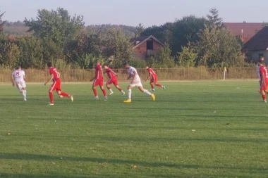 DERBI ZAČELJA PRIPAO DOMAĆINU! Crveni petardirali goste i prepustili im "fenjer"!