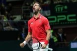 NOLE U "DIZELAŠKOM" STILU ĐUSKA UZ OVAJ POZNATI HIT! Ovakvog ga još nismo videli! (VIDEO)