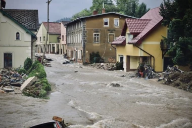 NEVIĐENA TRAGEDIJA U BOSNI, NAJMANJE 20 MRTVIH U POPLAVAMA? Ministar odbrane šokirao novim podacima, kataklizma u zemlji! (VIDEO)