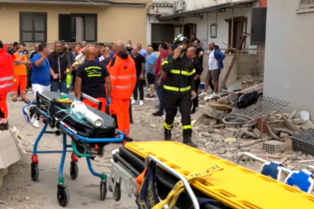 HITNO EVUKUISANE ŠKOLE,  LJUDI POMAHNITALO TRČE! Saobraćaj kompletno stao, sve je u haosu - strahuje se od onog najgoreg!