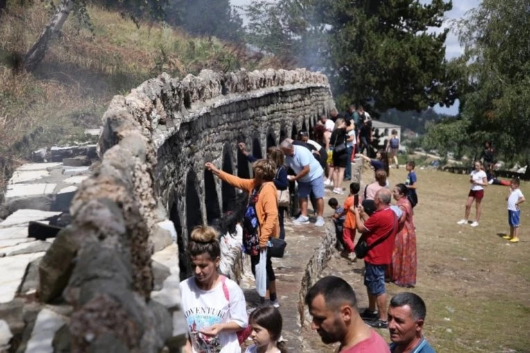 KO SU BEKTAŠI KOJI U ALBANIJI DOBIJAJU AUTONOMNU DRŽAVU PO UZORU NA VATIKAN: Sve tajne mističnog islamskog verskog bratstva