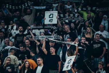 ONO ŠTO NAJBOLJE ZNAMO - SRCE. RUKE. GLAS! Partizan imao poruku za navijače!