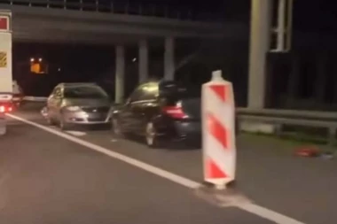 STRAVIČAN LANČANI SUDAR KOD BUBANJ POTOKA: Saobraćaj se odvija usporeno (VIDEO)