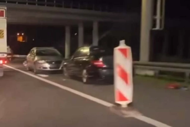 STRAVIČAN LANČANI SUDAR KOD BUBANJ POTOKA: Saobraćaj se odvija usporeno (VIDEO)