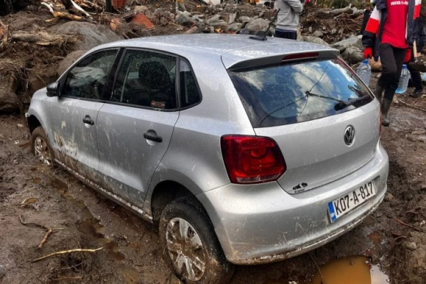 "OVO JE HOROR" Zastrašujuće fotografije i snimci iz ZATRPANOG sela nadomak Jablanice! (FOTO/VIDEO)