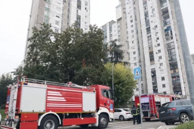 IZGOREO STAN NA KARABURMI! Veliki požar, hitno evakuisani stanari zgrade!