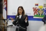 ADRIJANA MESAROVIĆ STALA U ODBRANU PREMIJERA VUČEVIĆA: Evo šta je poručila opoziciji