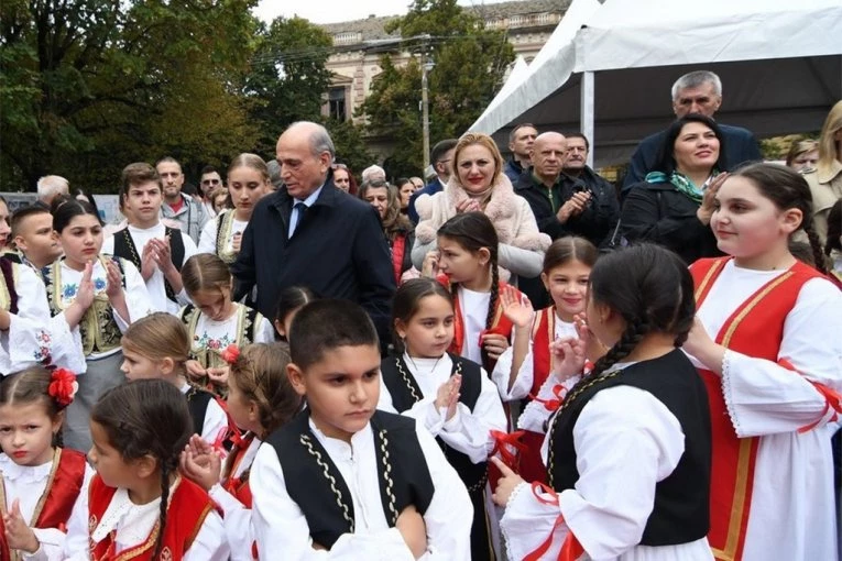 MINISTAR KRKOBABIĆ U POSETI SEČANJSKIM SELIMA: Pogranični delovi temelj opstanka cele Srbije