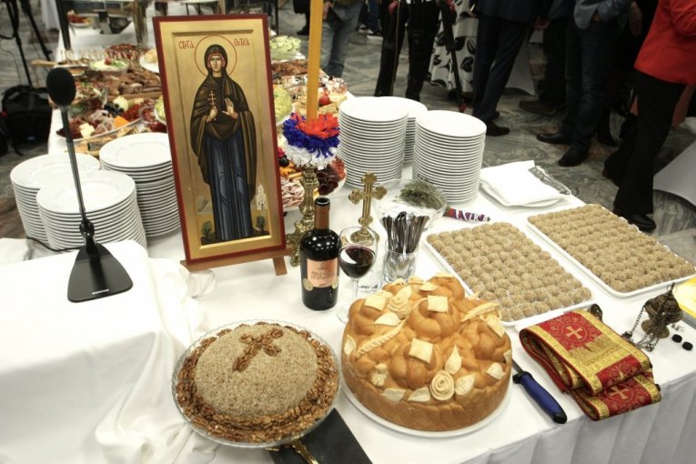 VUČEVIĆ ČESTITAO STRANAČKIM KOLEGAMA SLAVU SNS SVETU PETKU:"Naša kuća je bogata emocijama, ljudskom snagom i potencijalom! " (FOTO)