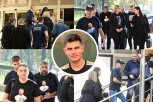 TUGA ISPRED SPECIJALNOG SUDA: Porodice u majicama sa likovima ubijenih u Malom Orašju i Duboni (FOTO, VIDEO)