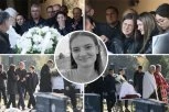 BELI SANDUK I KRST ZA LEPU ANĐELU! Majka jecala dok su joj mezimicu spuštali u grob - sahranjena još jedna žrtva nesreće u Novom Sadu (FOTO, VIDEO)