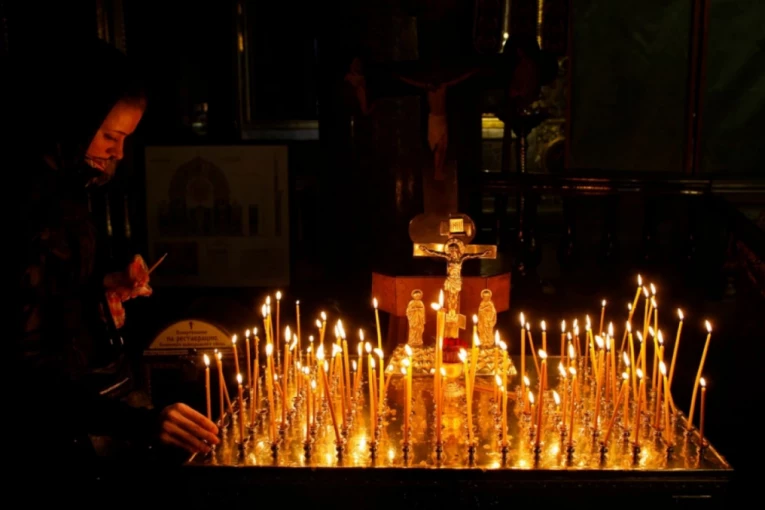 "DVANAEST LITURGIJA ZA POKOJNIKA, IZVODI IZ PAKLA DUŠU SVAKOG GREŠNIKA", govorio je Sveti Gavrilo, otkrivajući da samo u jednom slučaju ni molitve ne pomažu