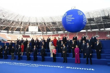 "SA LIDERIMA RAZGOVARAM O MIGRACIJAMA, EKONOMSKOJ SIGURNOSTI, ENERGETSKOJ I TRANSPORTNOJ POVEZANOSTI!" Vučić se oglasio iz Budimpešte! (FOTO)