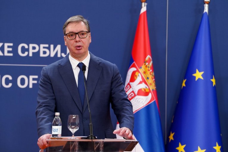 NEĆEMO DOZVOLITI REVIZIJU ISTORIJE! Vučić zagrmeo iz Beograda: Želimo mir i ne stidimo se te reči!