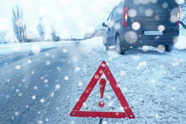 NOVI TALAS PADAVINA JURI KA SRBIJI! Hitno upozorenje RHMZ: Tokom noći novih 20 cm snega!