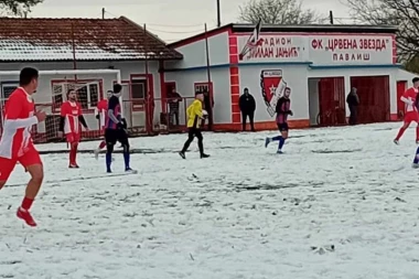 FUDBAL NA SNEGU I BORBA DO POSLEDNJEG ATOMA SNAGE: Snežni Pavliš osigurao ceo plen!