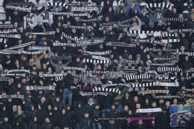 GLEDAJ KOŠARKAŠE, KUPI SEZONSKU ZA FUDBAL: Partizan pokrenuo neobičnu akciju