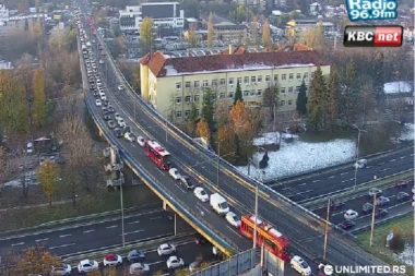 POTPUNI HAOS NA GAZELI, PLAVOM MOSTU I U TAKOVSKOJ! Jutarnji špic paralisao Beograd - OVE delove grada izbegavajte! (FOTO)