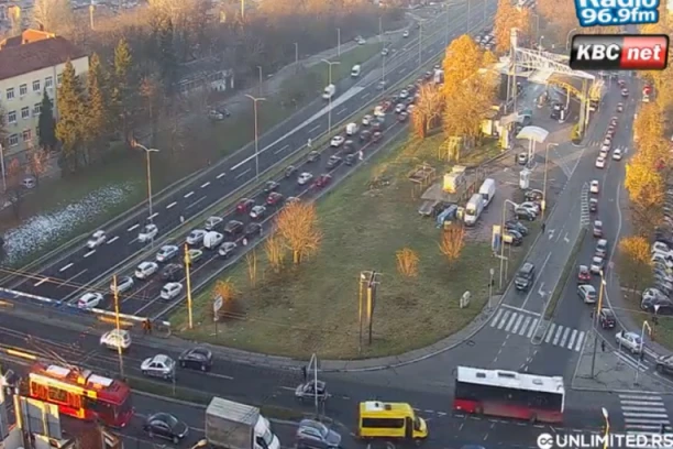 PAKAO NA AUTO-PUTU! Neverovatne gužve na beogradskim ulicama, OVI delovi jedine alternative! (FOTO)