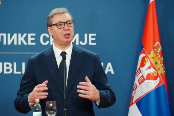 VUČIĆEVA OBJAVA DIGLA SVE NA NOGE! Održan sastanak sa vojnim vrhom Srbije! (FOTO)