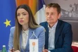 VUČEVIĆ U NAREDNIH 15 DANA PREDLAŽE NOVE MINISTRE! Mesarovićeva i Glišić nadležni dok se ne izaberu zamene za Momirovića i Vesića