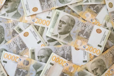 EVO KO U SRBIJI ZARAĐUJE VIŠE OD 300 HILJADA DINARA! Prosečna plata u decembru 108.312 dinara!