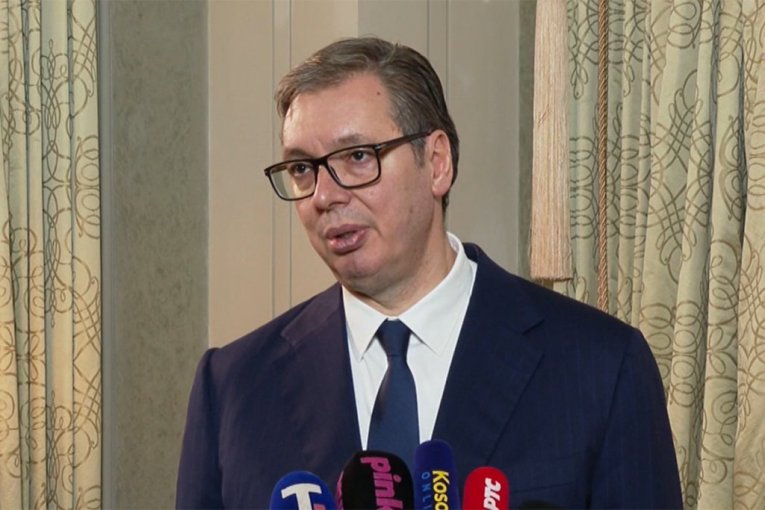 "VIŠE SAM JA LJUDI OKUPIO U HOTELU U CIRIHU, NEGO ONI NA PROTESTIMA"! Vučić o opoziciji i njihovom divljanju!