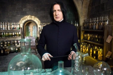 SEVERUS SNEJP VIŠE NIJE BELAC? Ulogu profesora u seriji o Hariju Poteru preuzima poznati Britanac, MNOGI ĆE SE IZNENADITI!