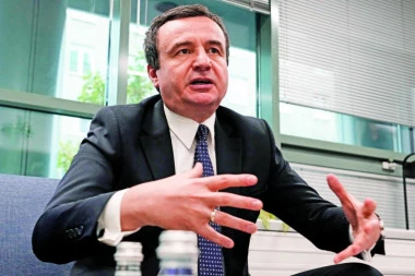 KURTI U PROBLEMU: Ne može da namakne potrebnu podršku - OVO MU JE ROK DA SKRPI VEĆINU