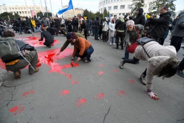 TRAŽE OD DRŽAVE DA PRITISKA SUDOVE! Licemerna OPOZICIJA bestidno koristi napade da bi se dokopala vlasti!