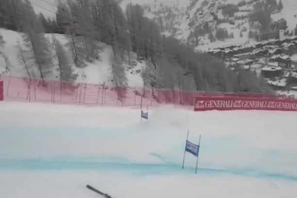 JEZIVO! Francuski sportista doživeo tešku povredu na ski stazi! Ostao bez dva zuba! (VIDEO)