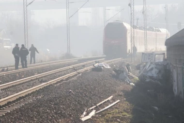 TRAGEDIJA NA ŠINAMA: U naletu voza poginuo stariji muškarac