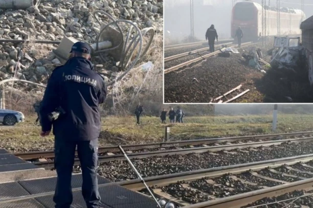 SAZNAJEMO! Muškarac ZAOBIŠAO spuštenu RAMPU, pa voz naleteo na kombi! Poginuo na licu mesta, dete (4) na reanimaciji! (VIDEO)