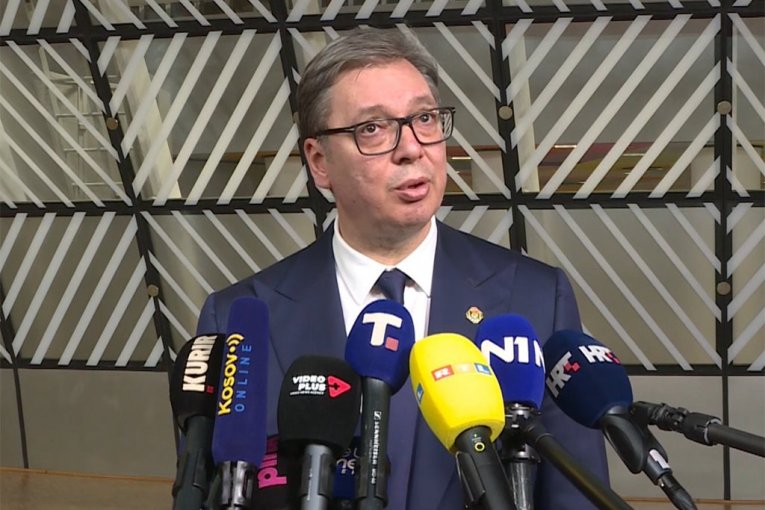 "NEMAJU DECA KOGA DA SE PLAŠE OSIM NEODGOVORNIH NASTAVNIKA"! Vučić: "Dok dišem boriću se protiv onih koji zlupotrebljavaju decu"! (VIDEO)