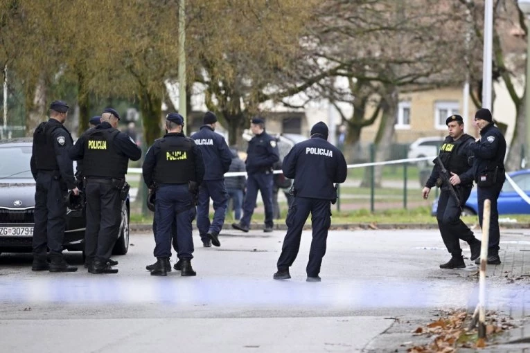 "PRVO JE DOŠLA POLICIJA, PA HITNA POMOĆ, SVI PLAČEMO": Svedoci strave u Osnovnoj školi u Zagrebu opisali horor! UBIJEN UČENIK PRVOG RAZREDA (VIDEO)