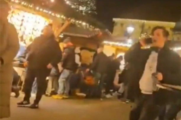 HOROR U NEMAČKOJ! NAPAD NA BOŽIĆNI MARKET, IMA MRTVIH! Dva vozila uletela u gomilu! (VIDEO)