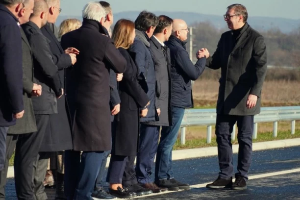 LJUDI ODAVDE OVO NISU MOGLI NI DA SANJAJU: Predsednik Vučić na otvaranju nove deonice auto-puta: Od Beograda do Ljubostinje za sat i 20 minuta