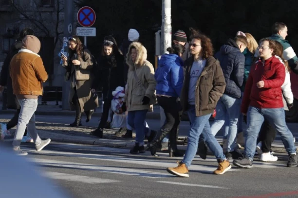 DANAS OSETNO TOPLIJE, TEMPERATURA DO ČAK 14 STEPENI! Evo kad nam se vraća zima!