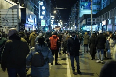 KO ŠIŠA ONA ČETIRI ZAHTEVA, MI SMO PROTIV SNS: Studenti priznali da je protest u stvari POLITIČKI! (VIDEO)