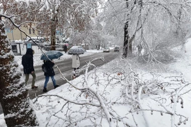 VAŽNO UPUTSTVO RHMZ! Morate da držite OVIH VAŽNIH PRAVILA tokom i nakon EKSTREMNOG NEVREMENA!