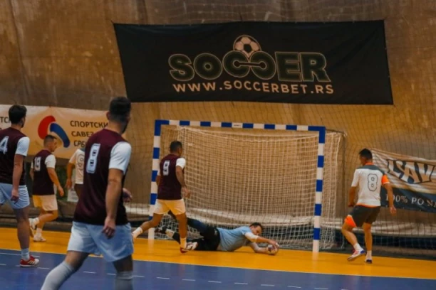 SJAJAN AMATERSKI FUTSAL VIĐEN U SLODESU! GSP Beograd i SO JKP BVK u bici za trofej Soccer Zlatnog kupa