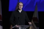 "ŽIVOT JE BORBA,  NE PRIHVATAJTE PRITISAK, NE PRIHVATAJTE DA VAS PLAŠE..."! Važna poruka Vučića: "NE DAMO SRBIJU"! (VIDEO)