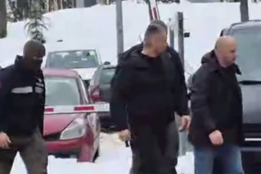 NASTAVIĆU DA SE BORIM ZA REPUBLIKU SRPSKU! Nenad Nešić stigao u policijsku stanicu