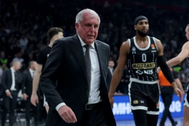 BRAUN "IZREŠETAO" ASVEL, PA UŠAO U PROBLEM SA FAULOVIMA: Partizan u finišu poluvremena opet "zaveo red"